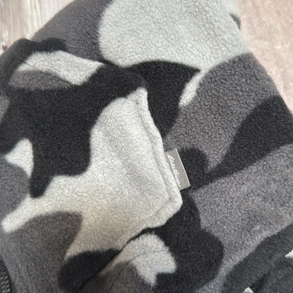 Eddie Bauer Kid's Black and Gray Camo Fleece Jacket Size Medium 10/12